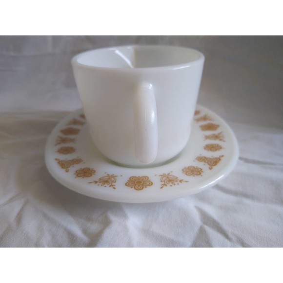 Pyrex butterfly gold gravy boat and saucer - Picture 3 of 8